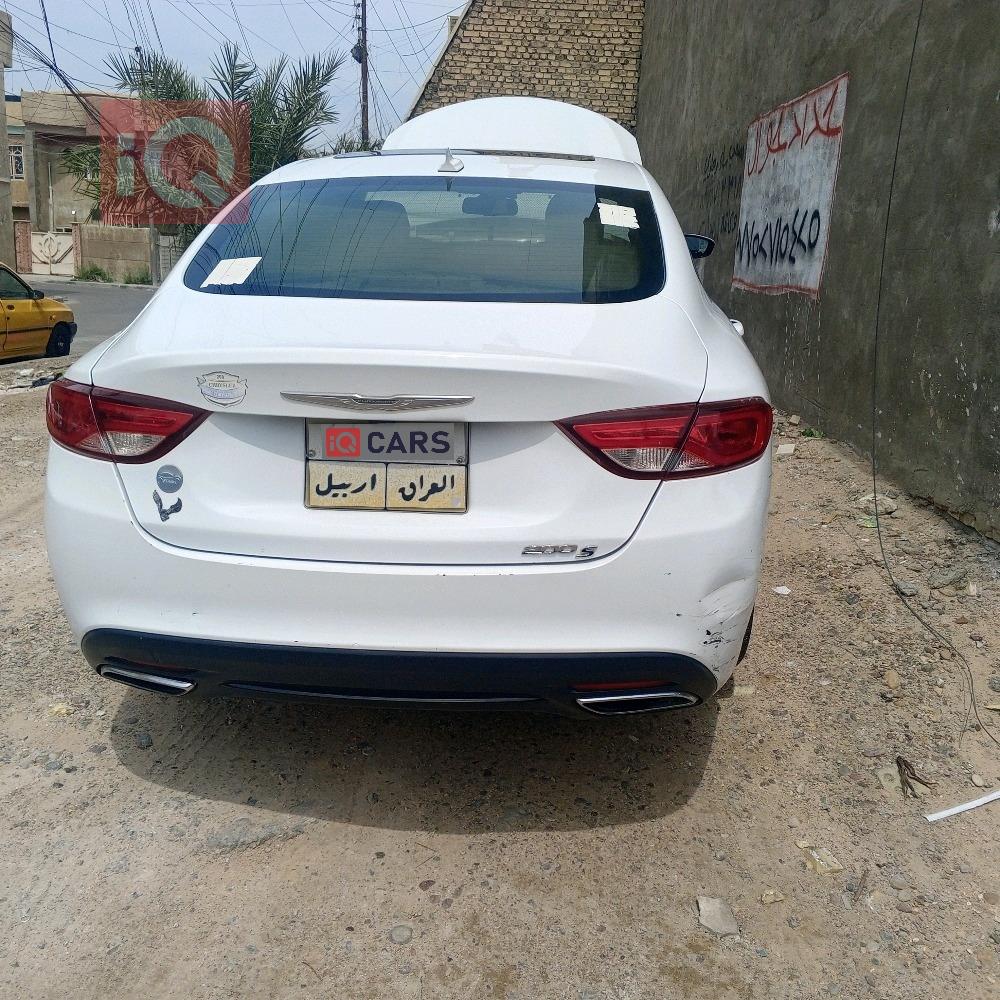 كرايسلر 200